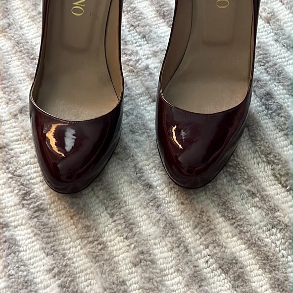 Patent Leather Pumps - Picture 3 of 13